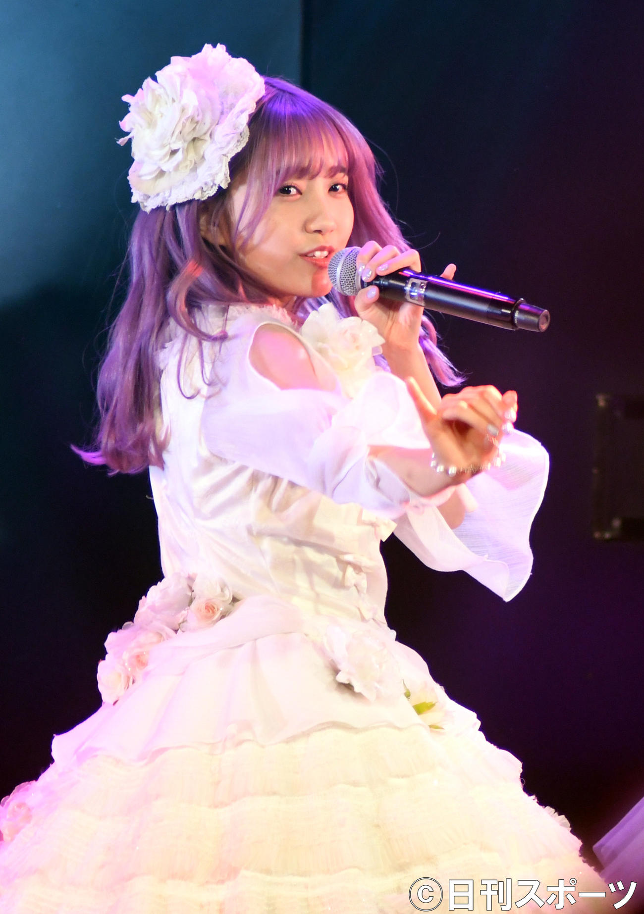 卒業公演でパフォーマンスするAKB48加藤玲奈（撮影・大友陽平）