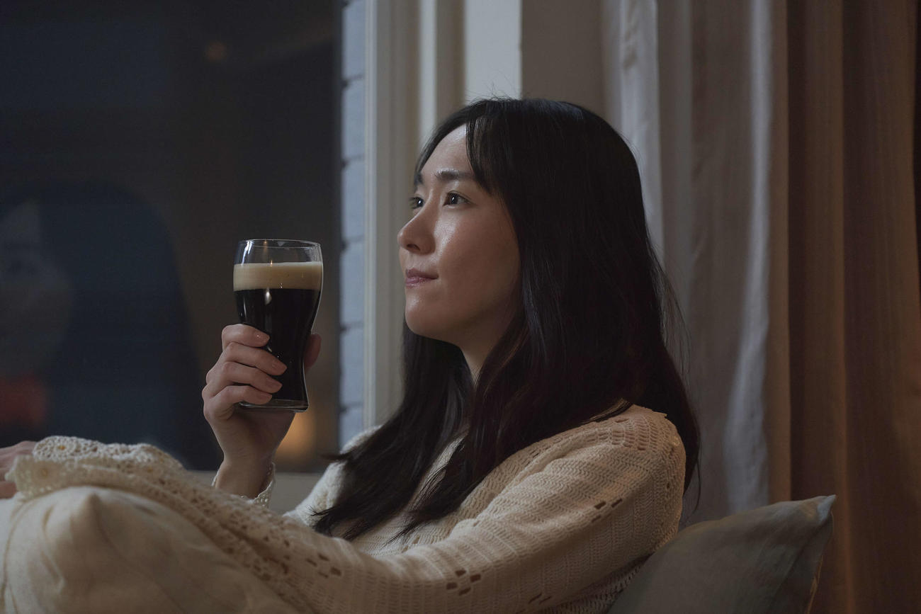 「アサヒ生ビール黒生」の新テレビCM「黒生でおつかれ生です」篇に出演した新垣結衣