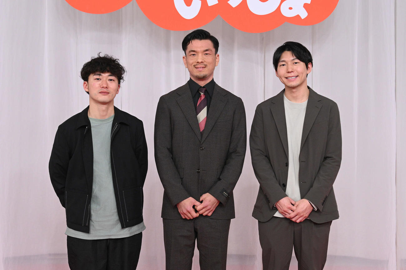 NHKEテレ「おかあさんといっしょ」で新人形劇「ファンターネ！」を担当する、左から松居大悟氏、目次立樹氏、大畠雅人氏
