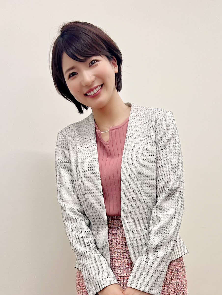 毎日スタイリストさんが衣装をコーディネートしてくれます、今日この頃です