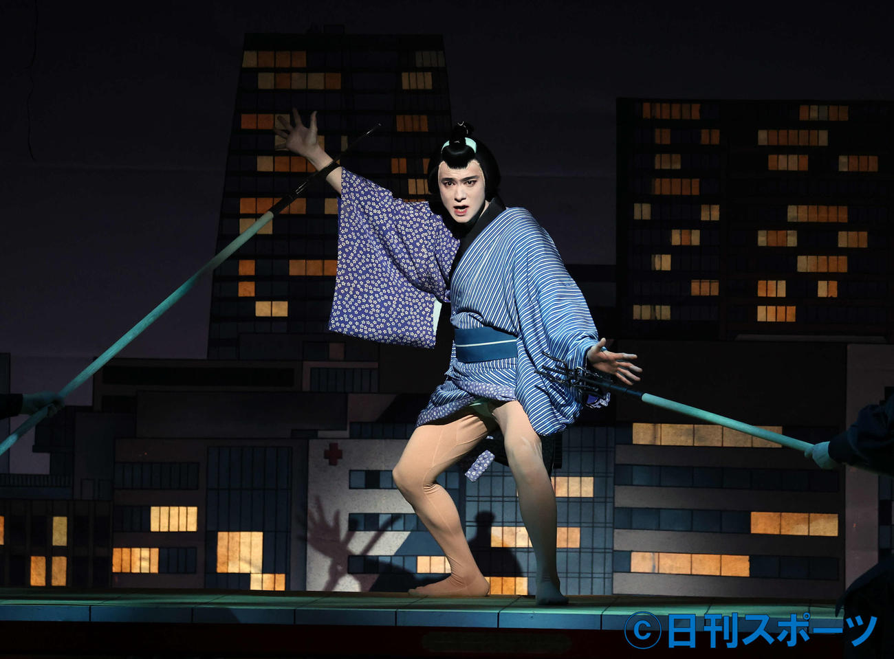 六本木歌舞伎2022「ハナゾチル」の公開舞台稽古で白熱した演技を披露するA．B．C－Zの戸塚祥太（撮影・浅見桂子）