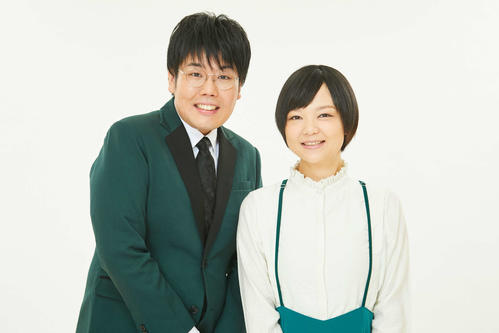 お笑いコンビ、蛙亭の中野周平(左)とイワクラ