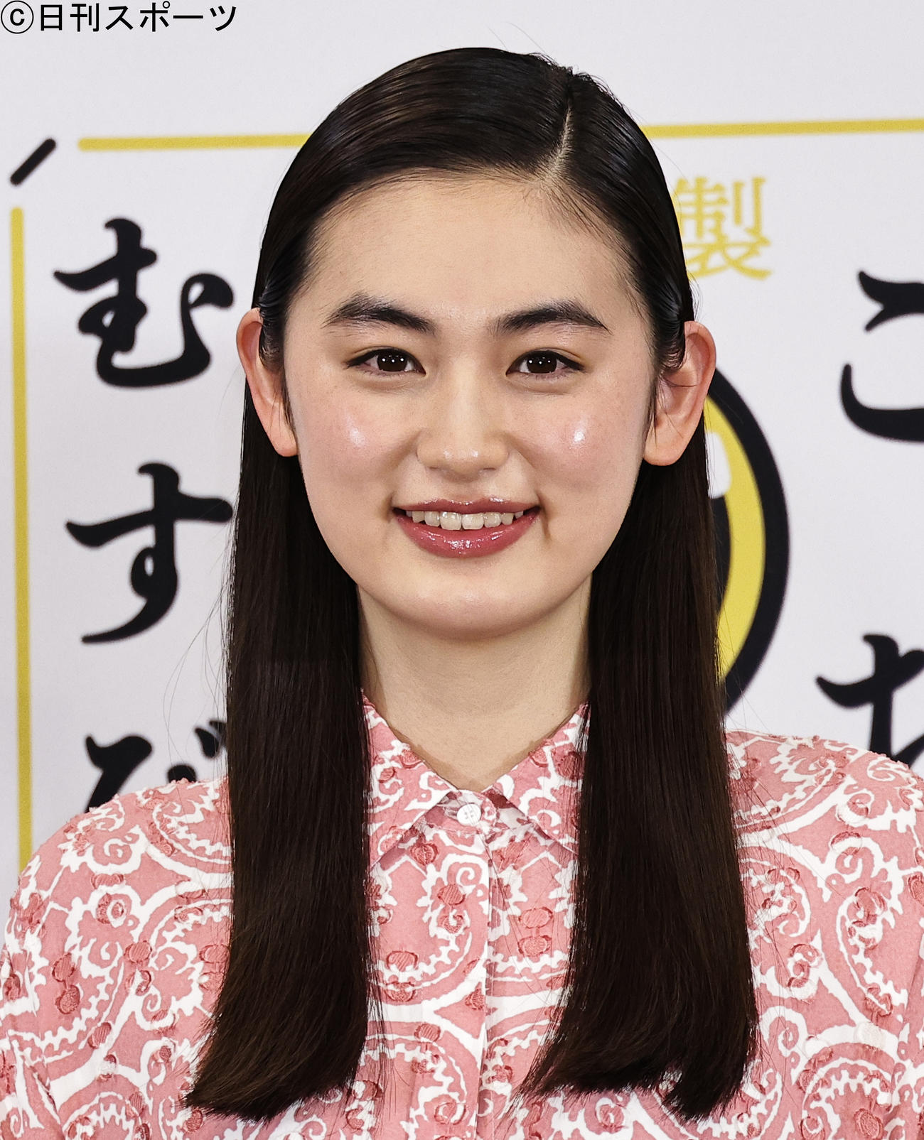 「ファミマ春のおむすび祭り」キャンペーンでトークする八木莉可子（撮影・中島郁夫）
