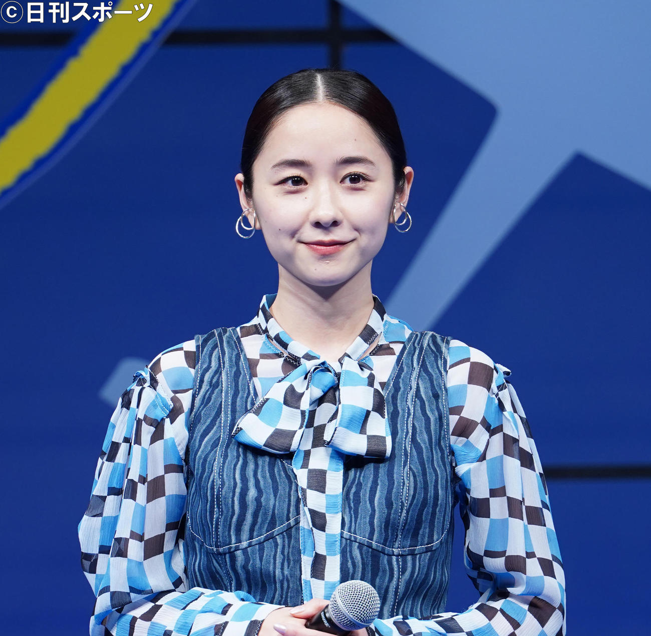 アニメ映画「ブルーサーマル」の公開直前イベントに登壇した、堀田真由（撮影・佐藤勝亮）