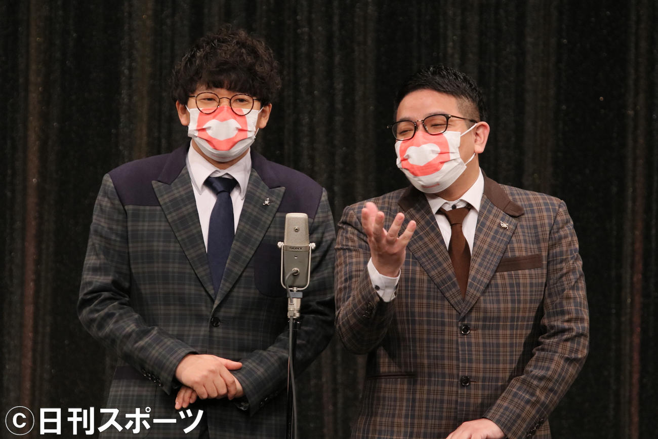 ミキの亜生（左）と昴生（2021年3月撮影）