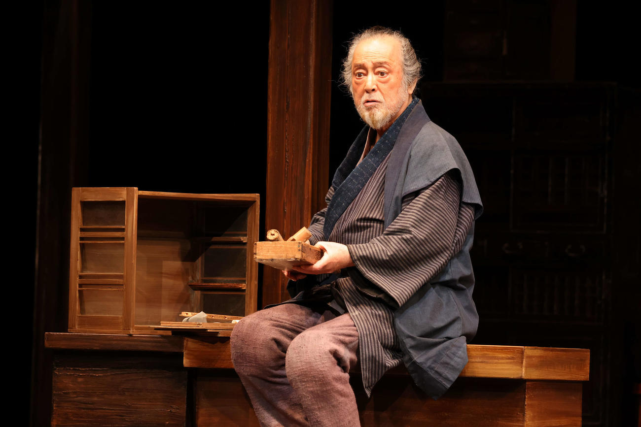 仲代達矢の役者生活70年を記念する舞台「左の腕」（21年11月、石川純氏撮影）