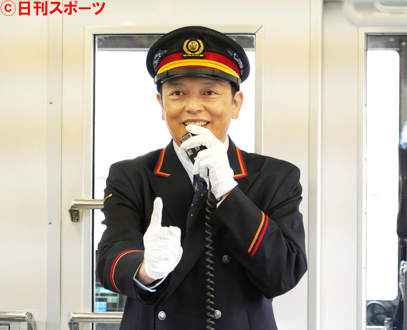 モスフードの50周年記念記者発表会に出席した中川家礼二（撮影・佐藤成）