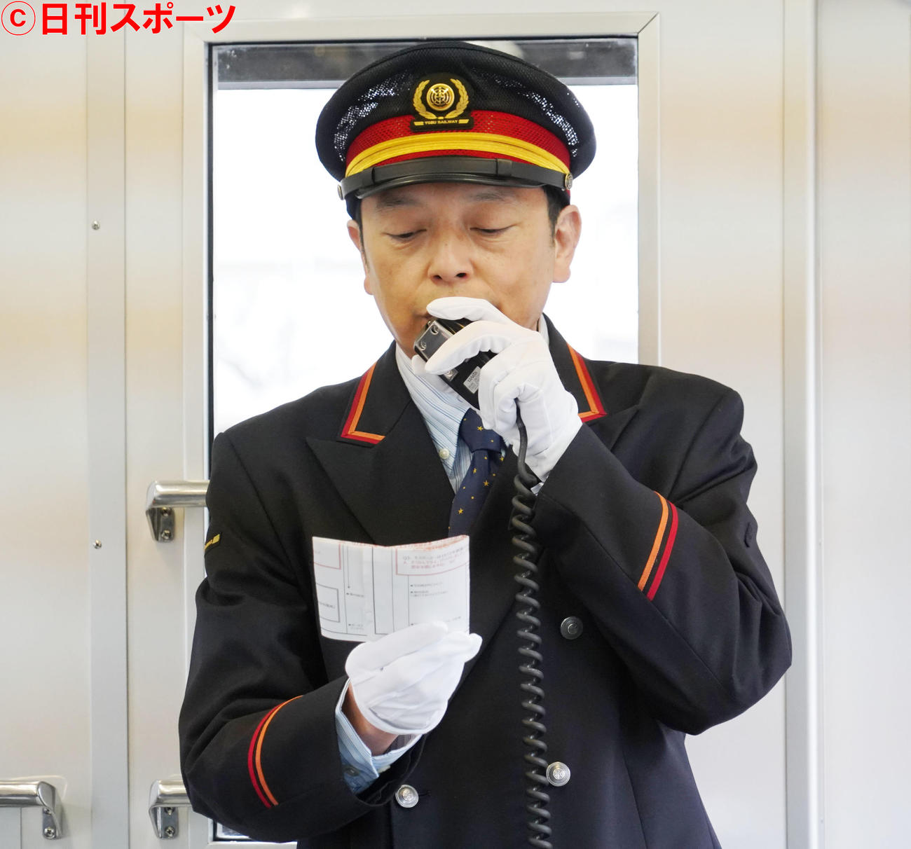 モスフードの50周年記念記者発表会に出席した中川家礼二（撮影・佐藤成）