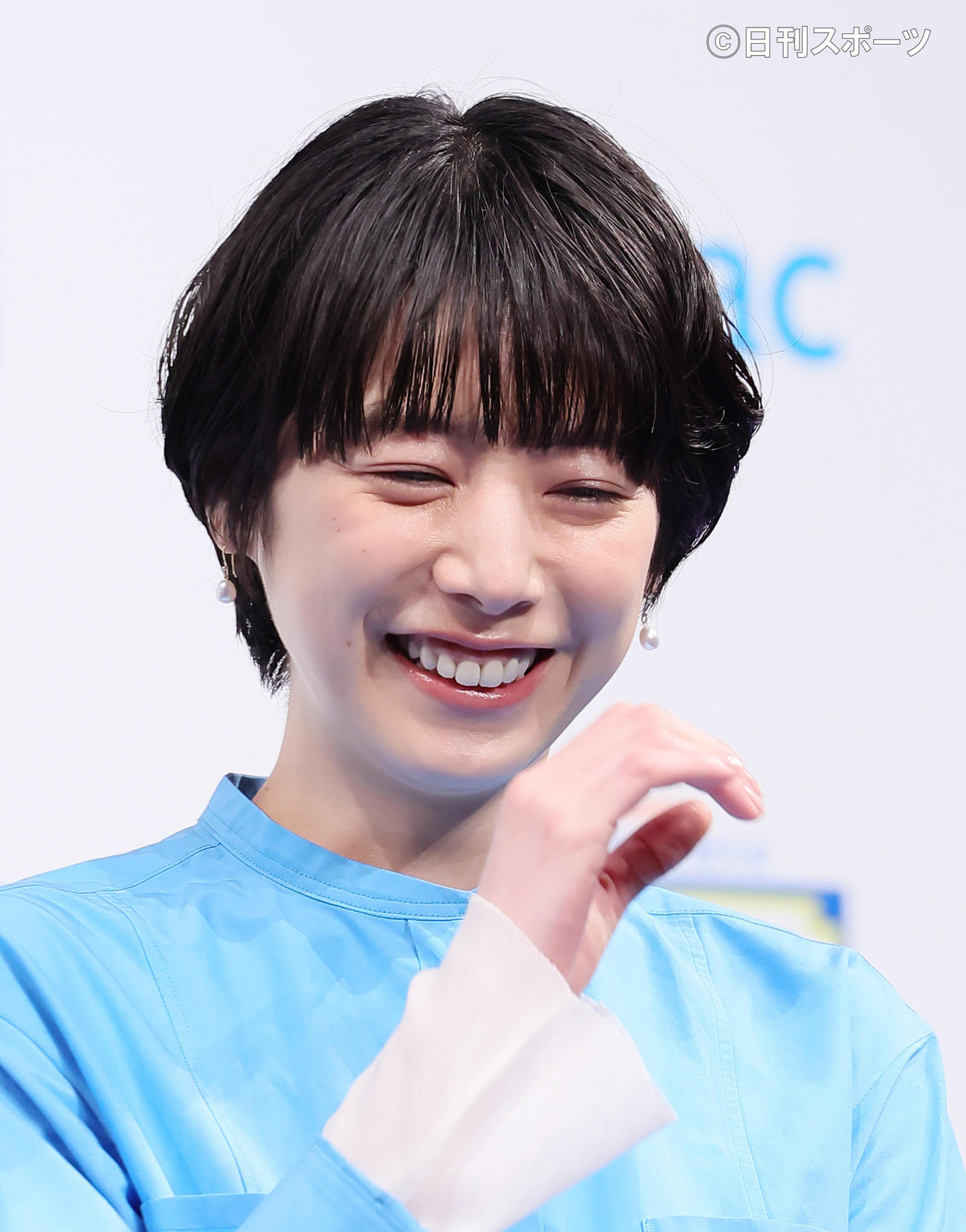 発表会で笑顔の夏帆（撮影・足立雅史）