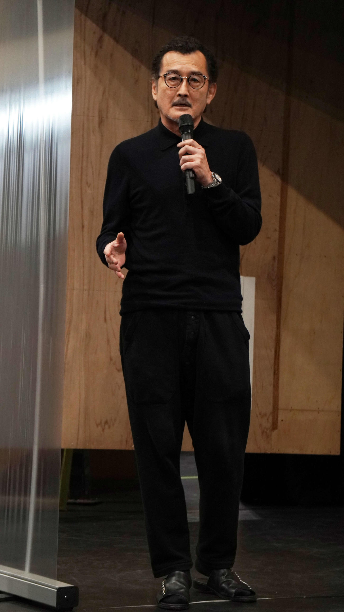 ミュージカル「ブラッド・ブラザーズ」の稽古場披露会を行う演出の吉田鋼太郎
