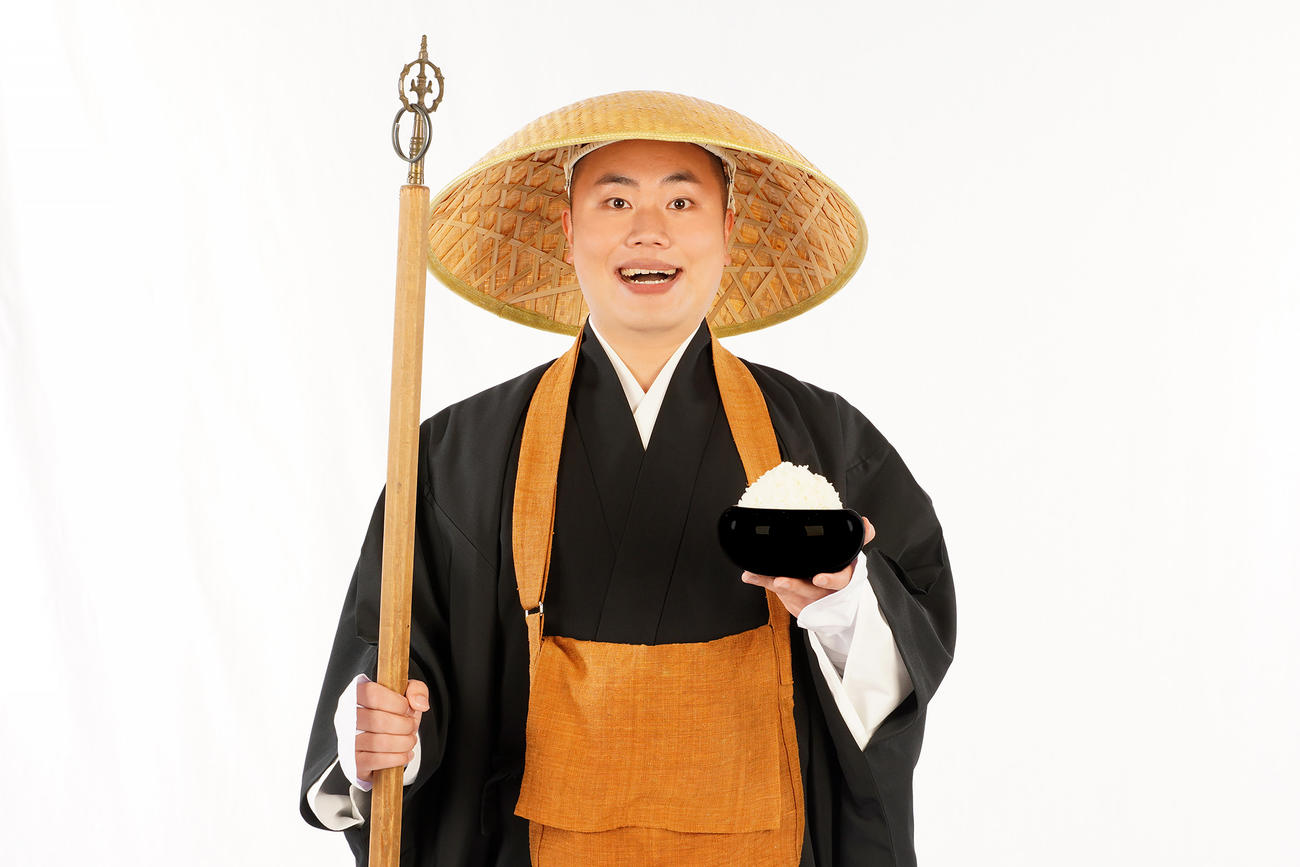 第1子誕生を報告したお笑いトリオ、ハナコの岡部大（C）「しろめし修行僧」製作委員会