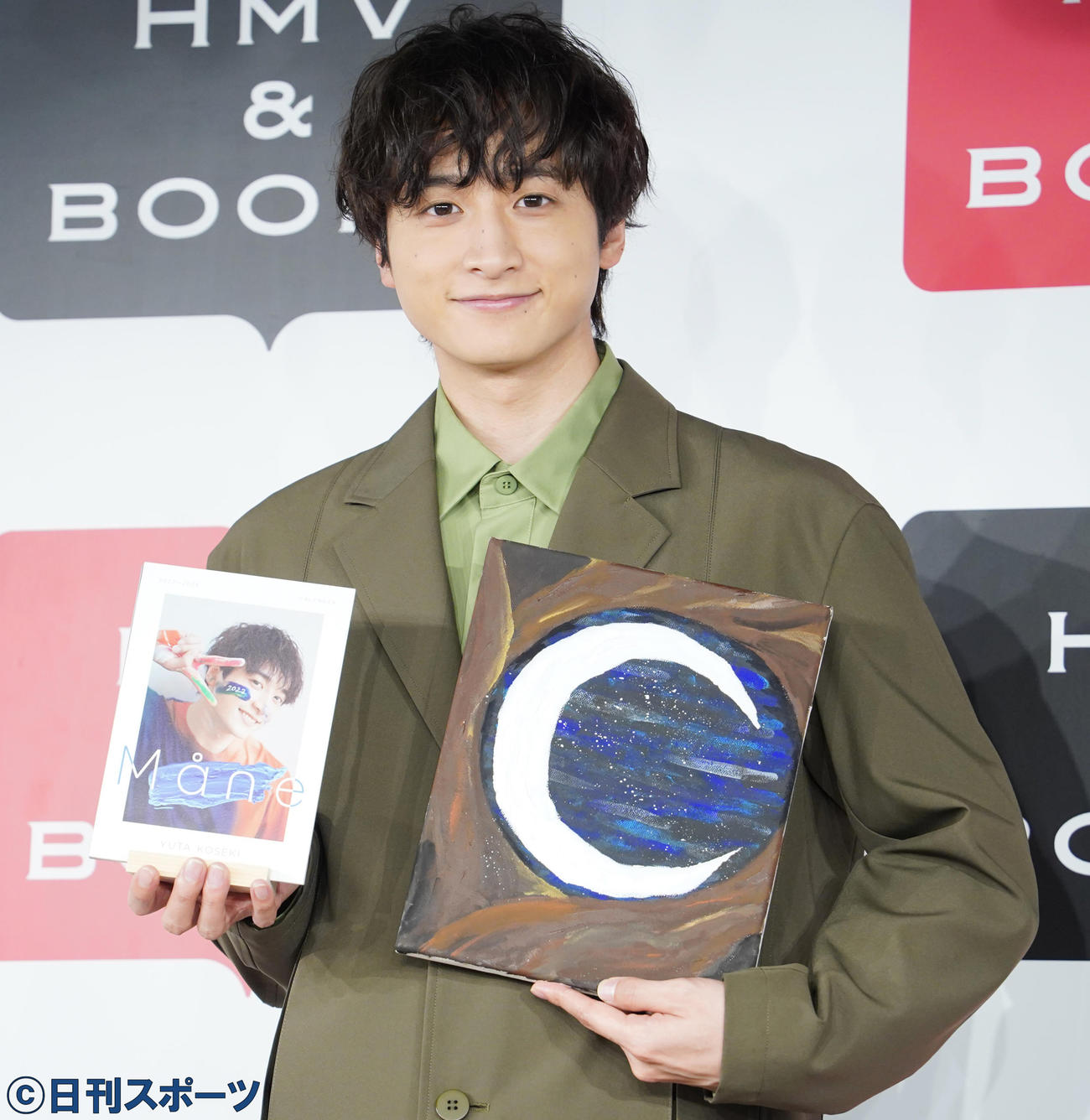 カレンダーの発売会見を行った小関裕太（撮影・佐藤勝亮）