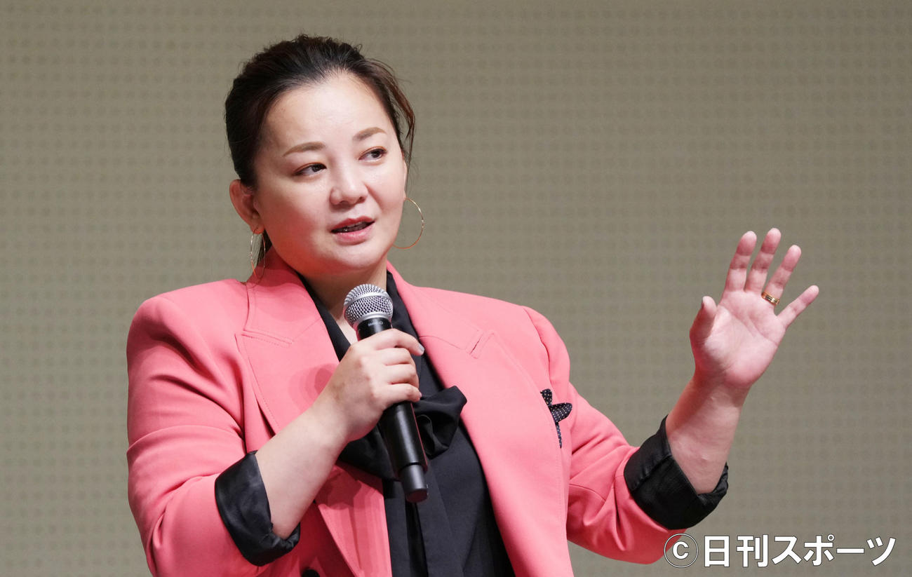華原朋美（2021年10月撮影）