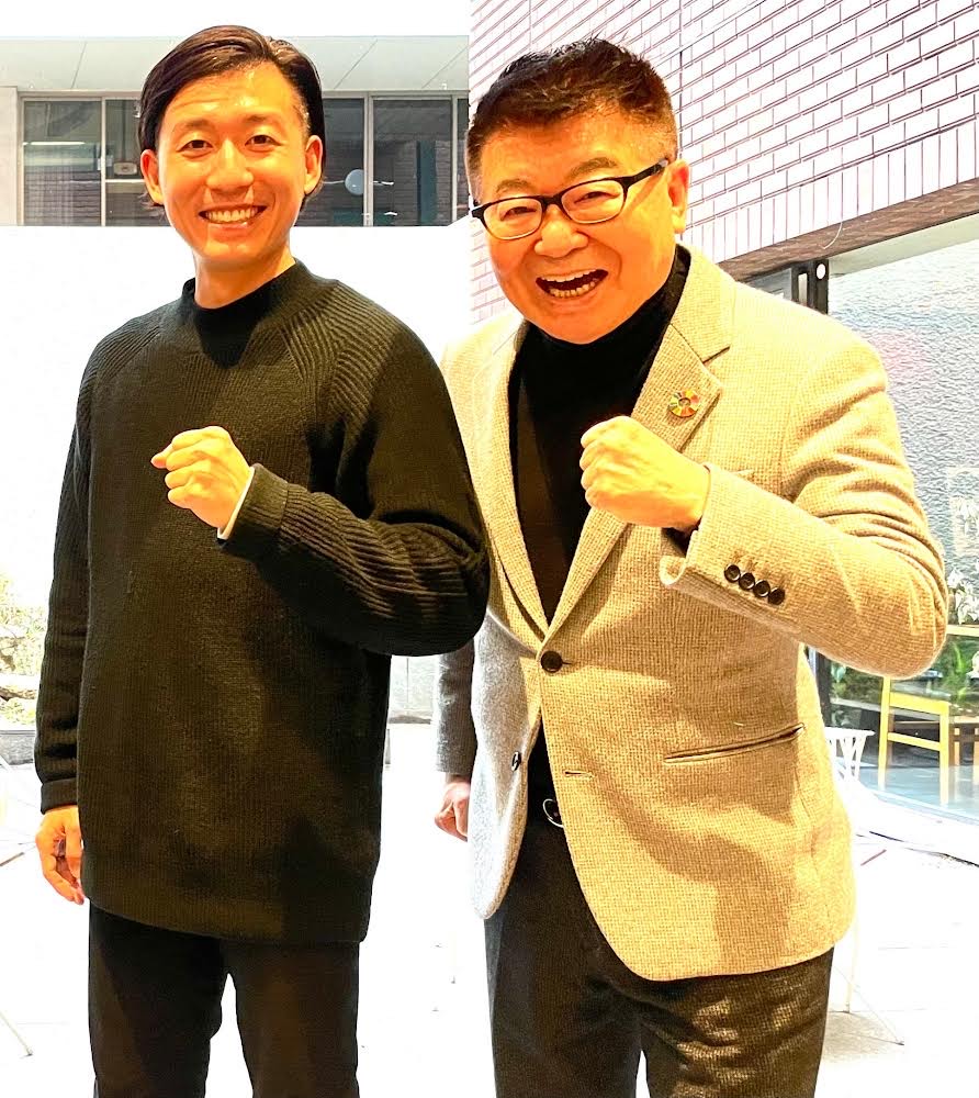 生島翔（左）と父親の生島ヒロシ
