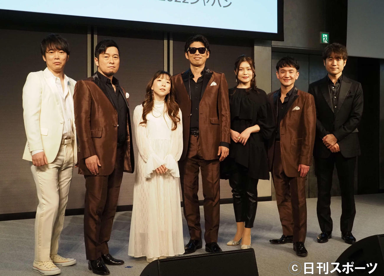 「ペア碁ワールドカップ2022ジャパン」オープニングセレモニーに出席した、左から北山陽一、黒沢薫、NAOLUNA、村上てつや、平田まりな、安岡優、酒井雄二（撮影・遠藤尚子）