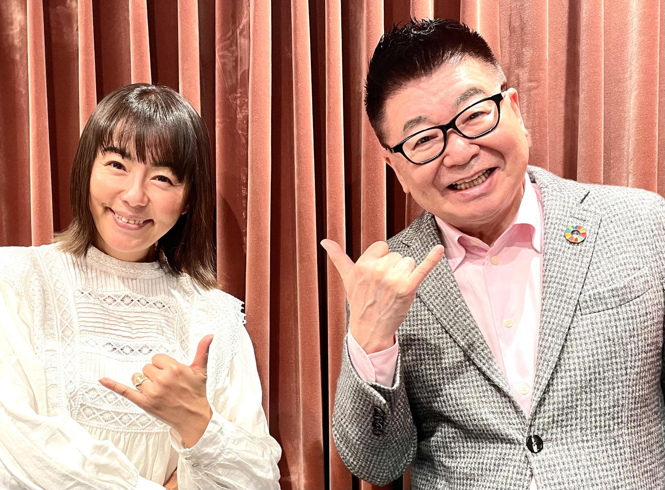 沖縄の話で盛り上がった田中律子（左）と生島ヒロシ