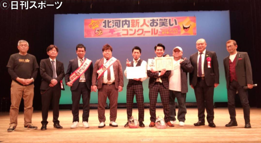 優勝した生ファラオと審査員たち
