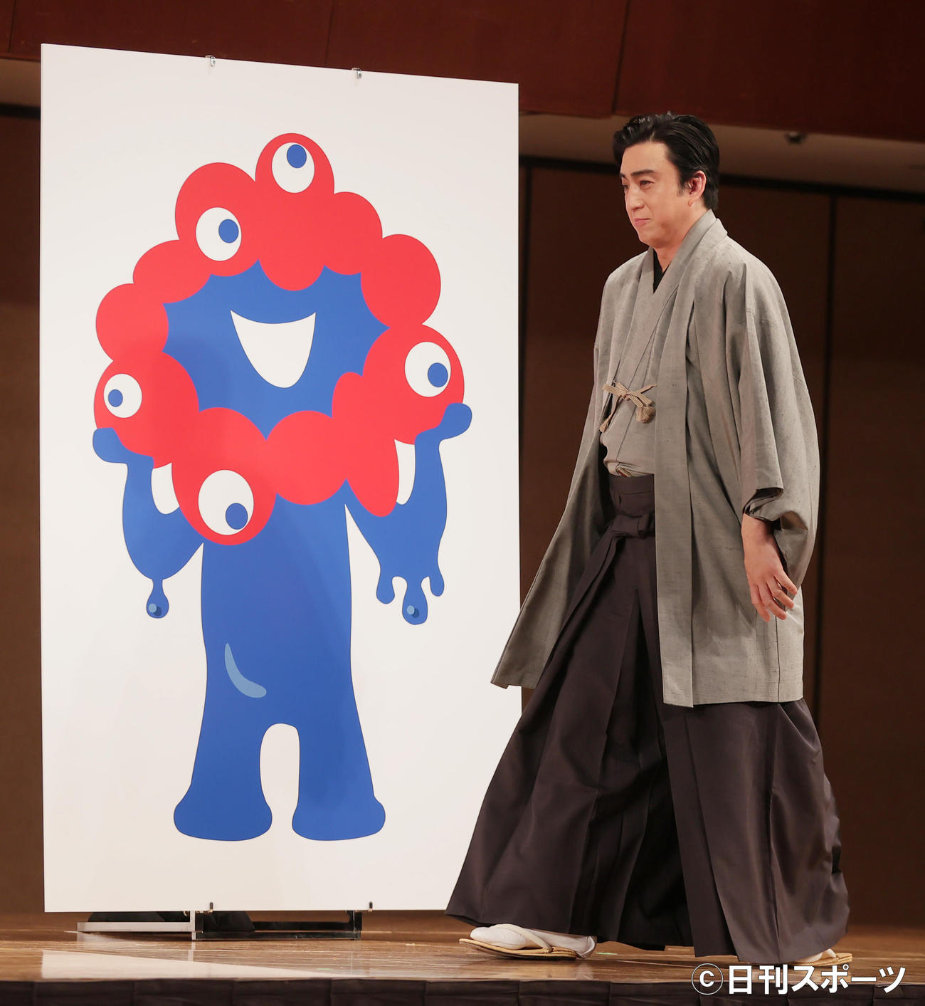 2025年大阪・関西万博キャラクターデザイン公募最優秀作品発表記者会見に出席したアンバサダーの松本幸四郎（撮影・野上伸悟）