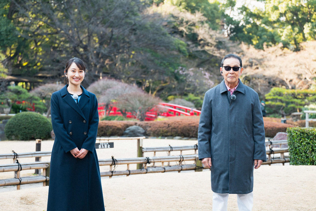 NHK「ブラタモリ」に出演するタモリ（右）と野口葵衣アナウンサー