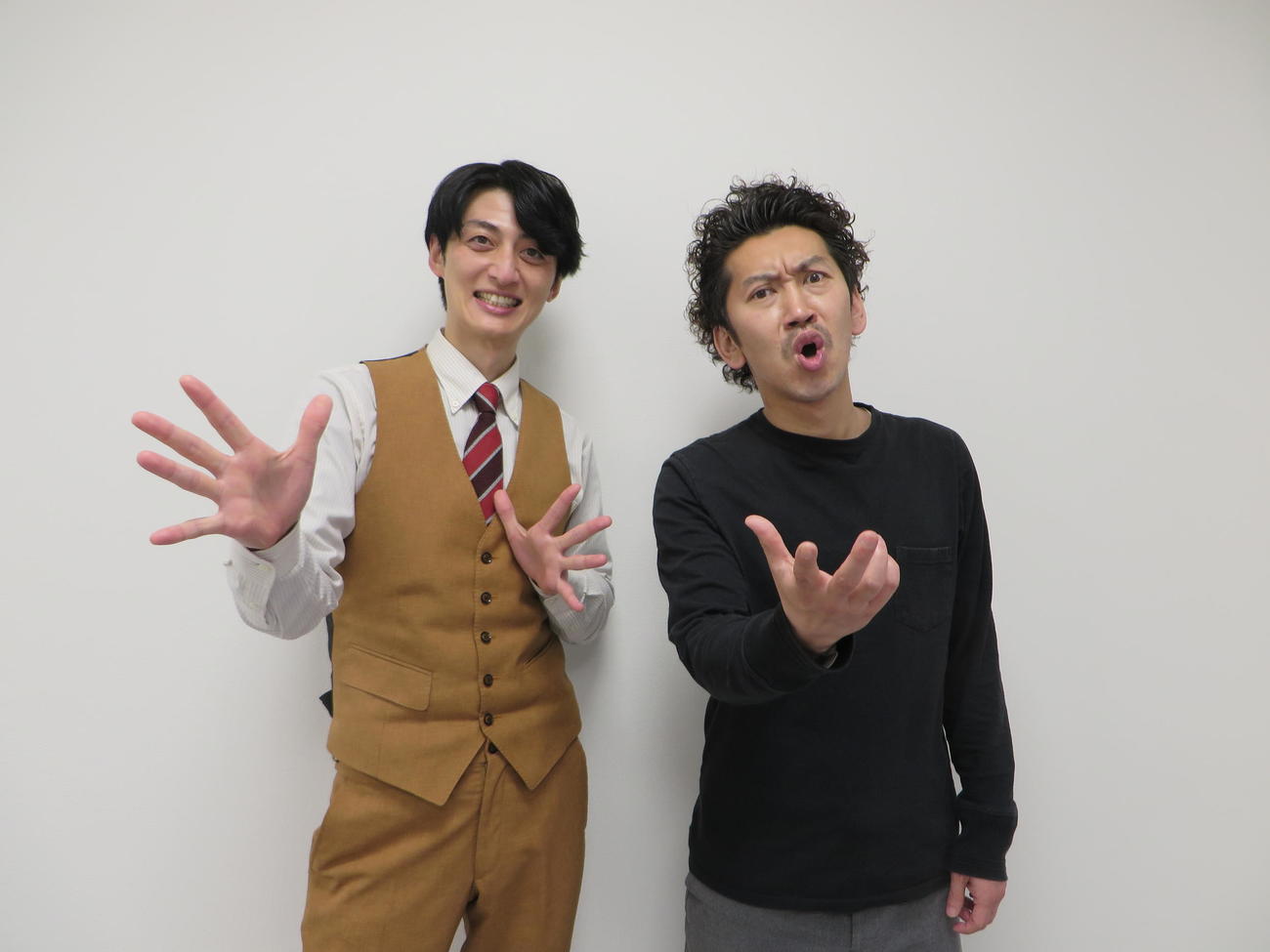 ツートライブのたかのり（左）と周平魂