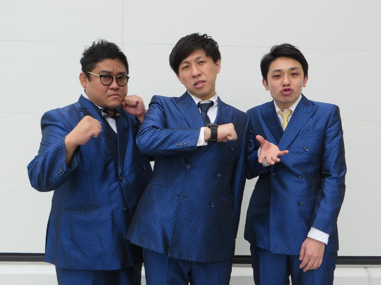 なにわスワンキーズの（左から）こじまラテ、仲西隼平、前田龍二