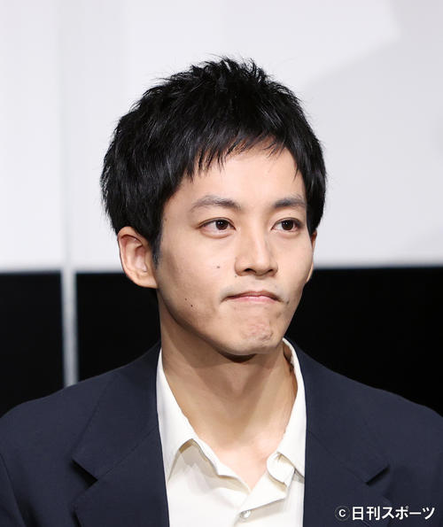 松坂桃李（2021年1月撮影）