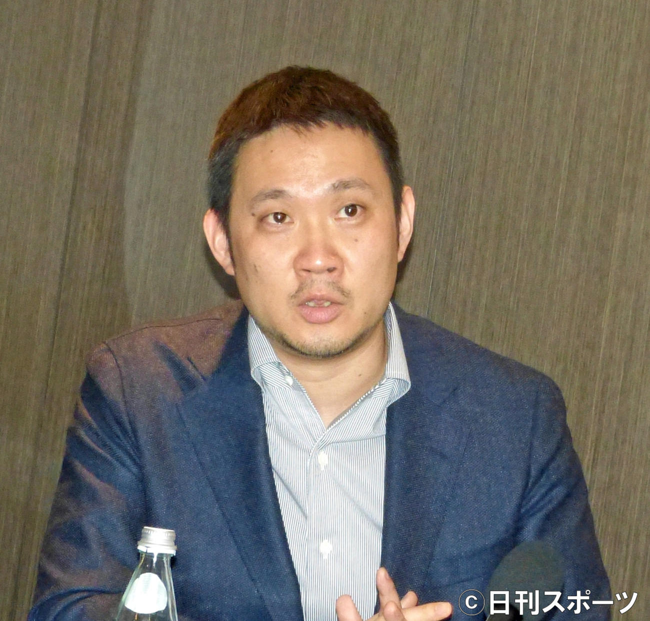 アカデミー賞授賞式前日に日本メディアの取材に応じた「ドライブ・マイ・カー」の濱口竜介監督（撮影・千歳香奈子）