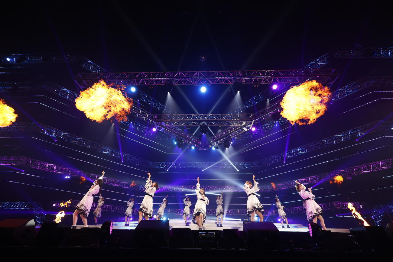 乃木坂46の「29thSGアンダーライブ」でパフォーマンスするメンバー