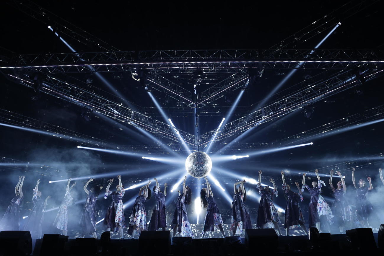 乃木坂46の「29thSGアンダーライブ」でパフォーマンスするメンバー