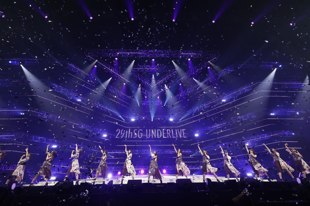 乃木坂46の「29thSGアンダーライブ」でパフォーマンスするメンバー