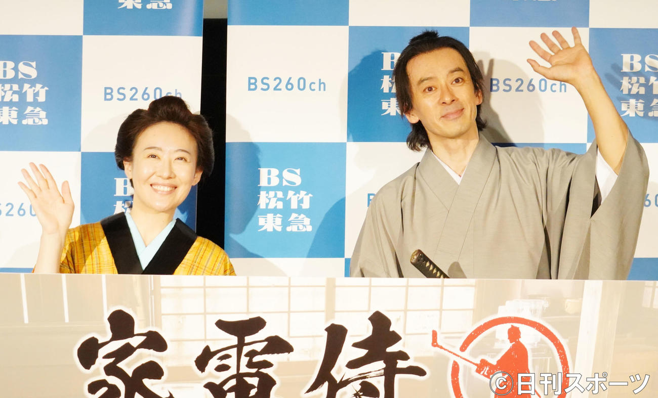 BS松竹東急の連続ドラマ「家電侍」の記者会見に出席した前田亜季と滝藤賢一（撮影・佐藤成）