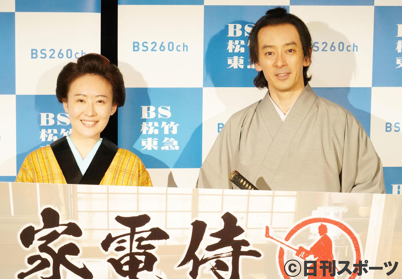 BS松竹東急の連続ドラマ「家電侍」の記者会見に出席した前田亜季と滝藤賢一（撮影・佐藤成）