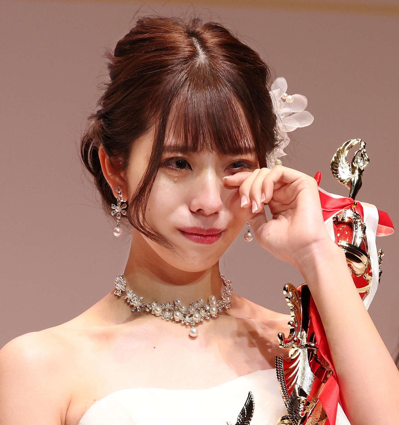 準グランプリに選ばれて感極まる高田裕香（撮影・丹羽敏通）