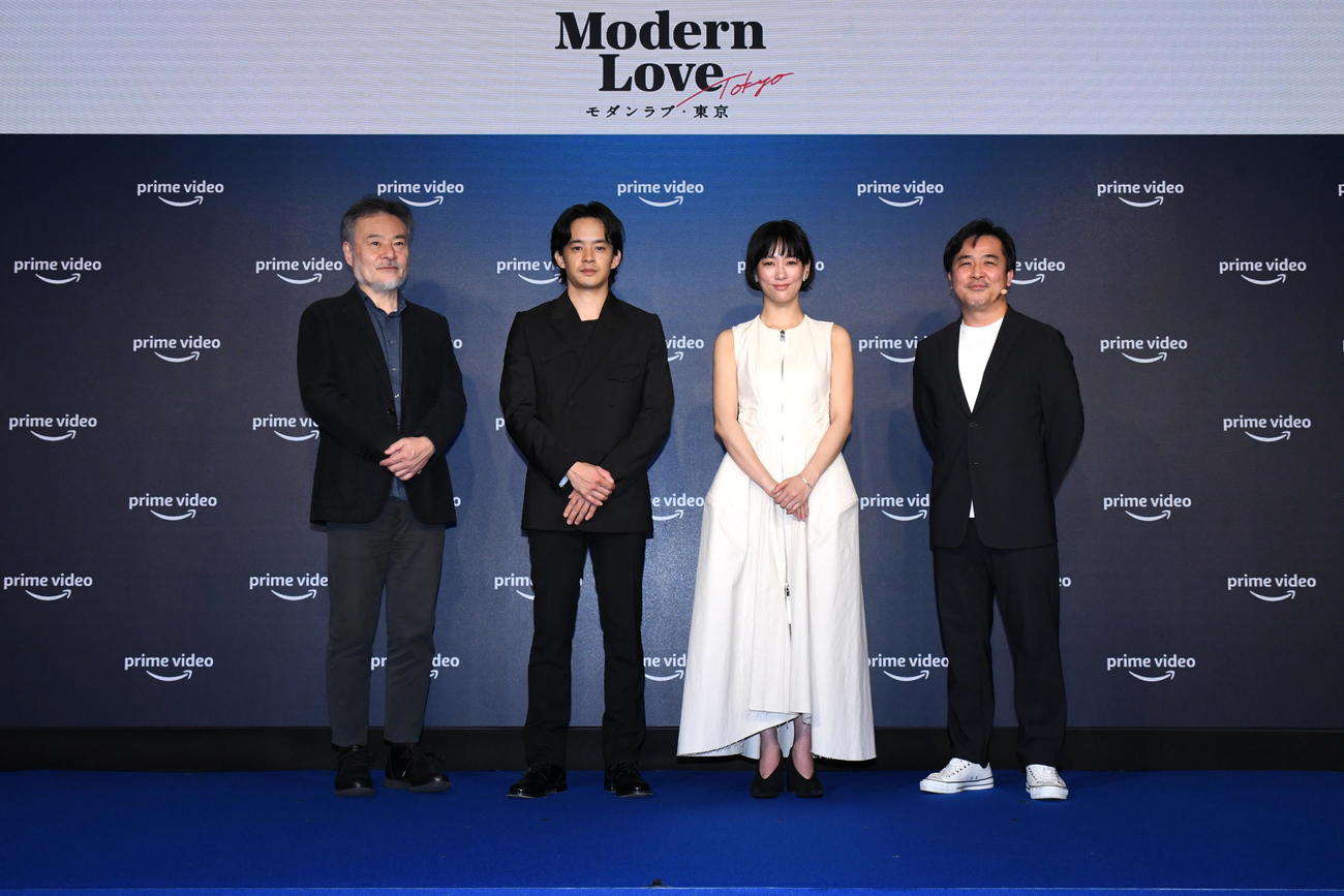 「Amazon Prime Video」ラインアップ発表会に出席した、左から黒沢清監督、池松壮亮、水川あさみ、早川敬之氏