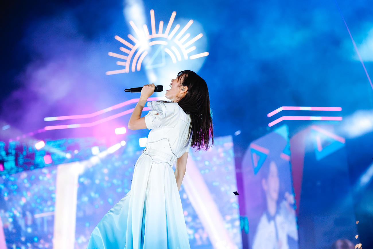 初の東京ドーム公演で絶叫する佐々木久美