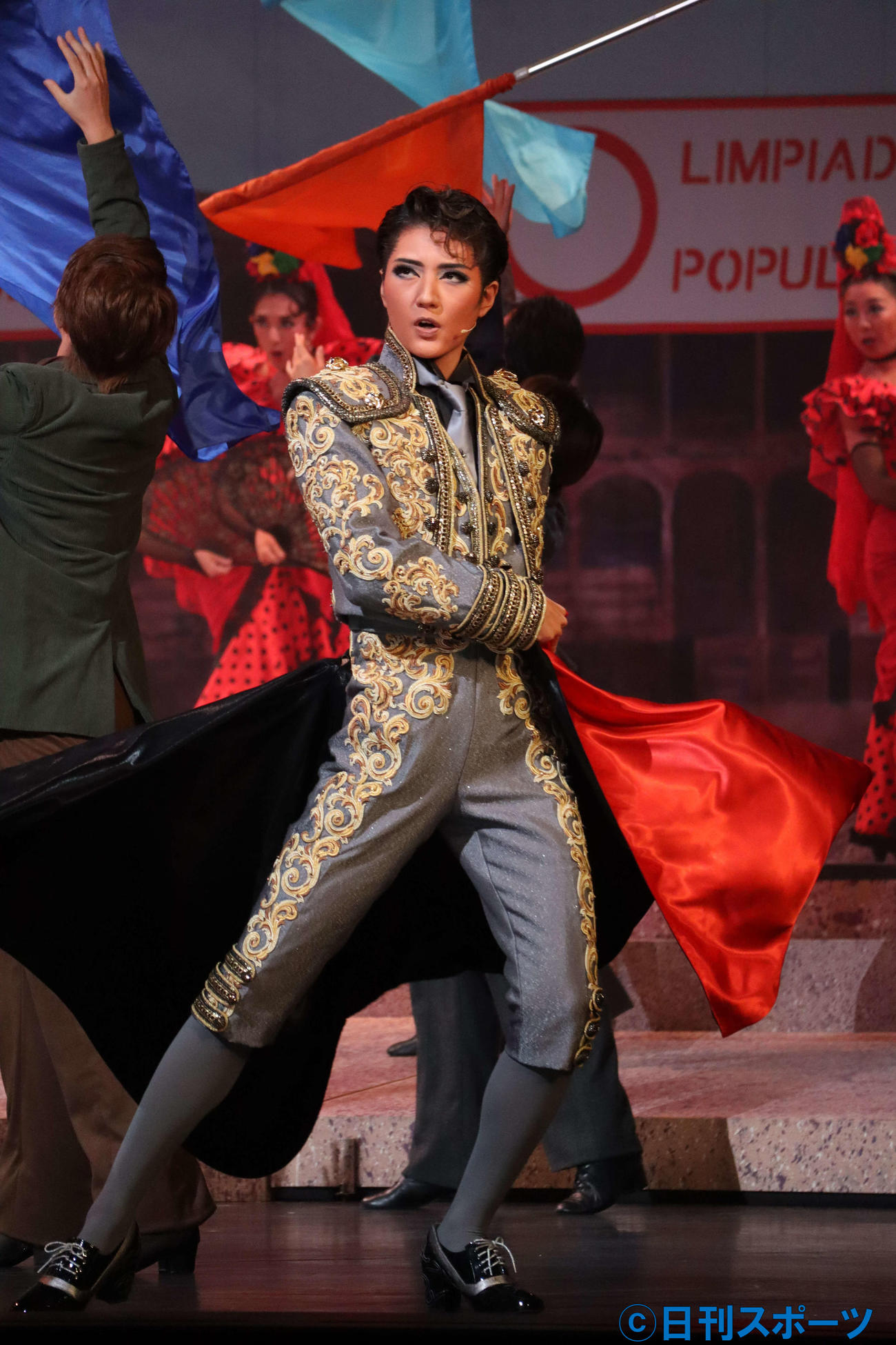 スペイン内戦に戦いに身を投じる闘牛士を演じる芹香斗亜（撮影・小林千穂）