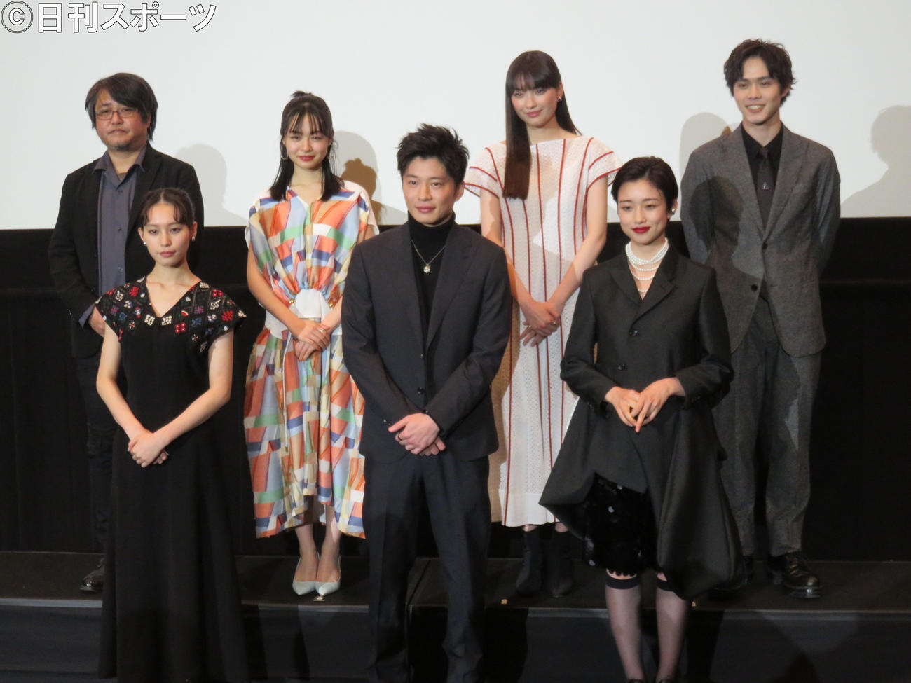 映画「女子高生に殺されたい」公開記念舞台あいさつ。（前列左から）南沙良、田中圭、河合優美（後列左から）城定秀夫監督、莉子、茅島みづき、細田佳央太