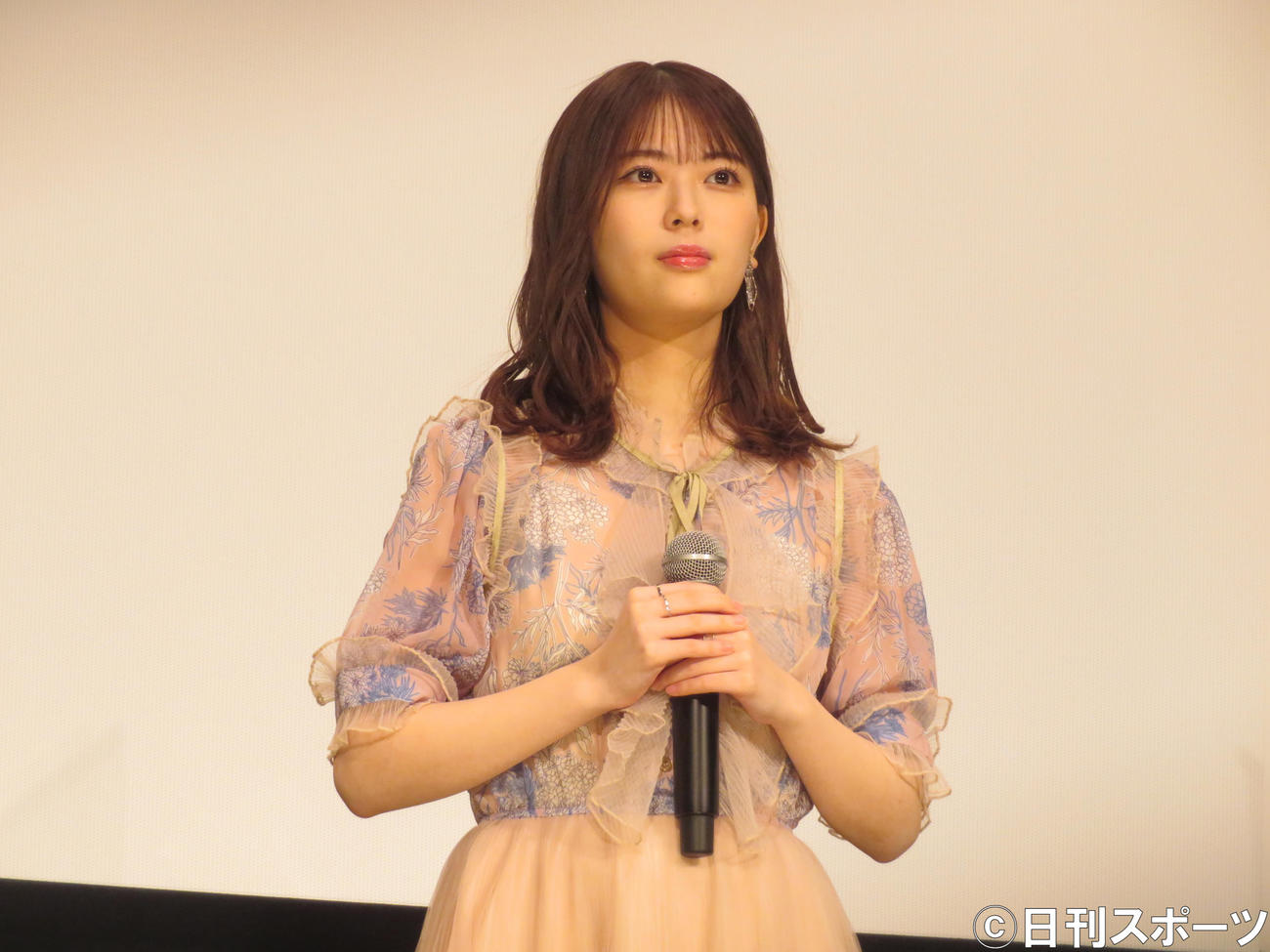 映画「世の中にたえて桜のなかりせば」の公開記念舞台あいさつに出席した岩本蓮加（撮影・横山慧）