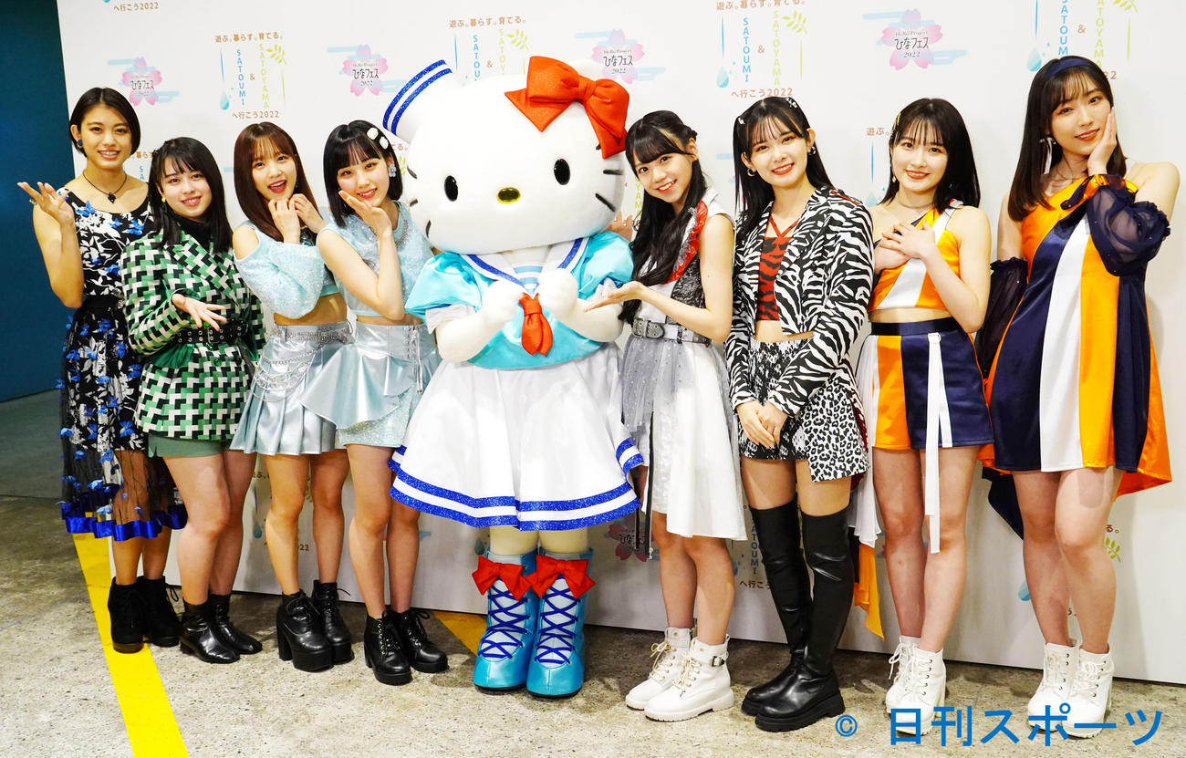 ハロー！プロジェクトの全グループが出演する春の恒例イベント「Hello！Projectひなフェス　2022」に出演した、Juice＝Juice稲場愛香ら（撮影・佐藤成）