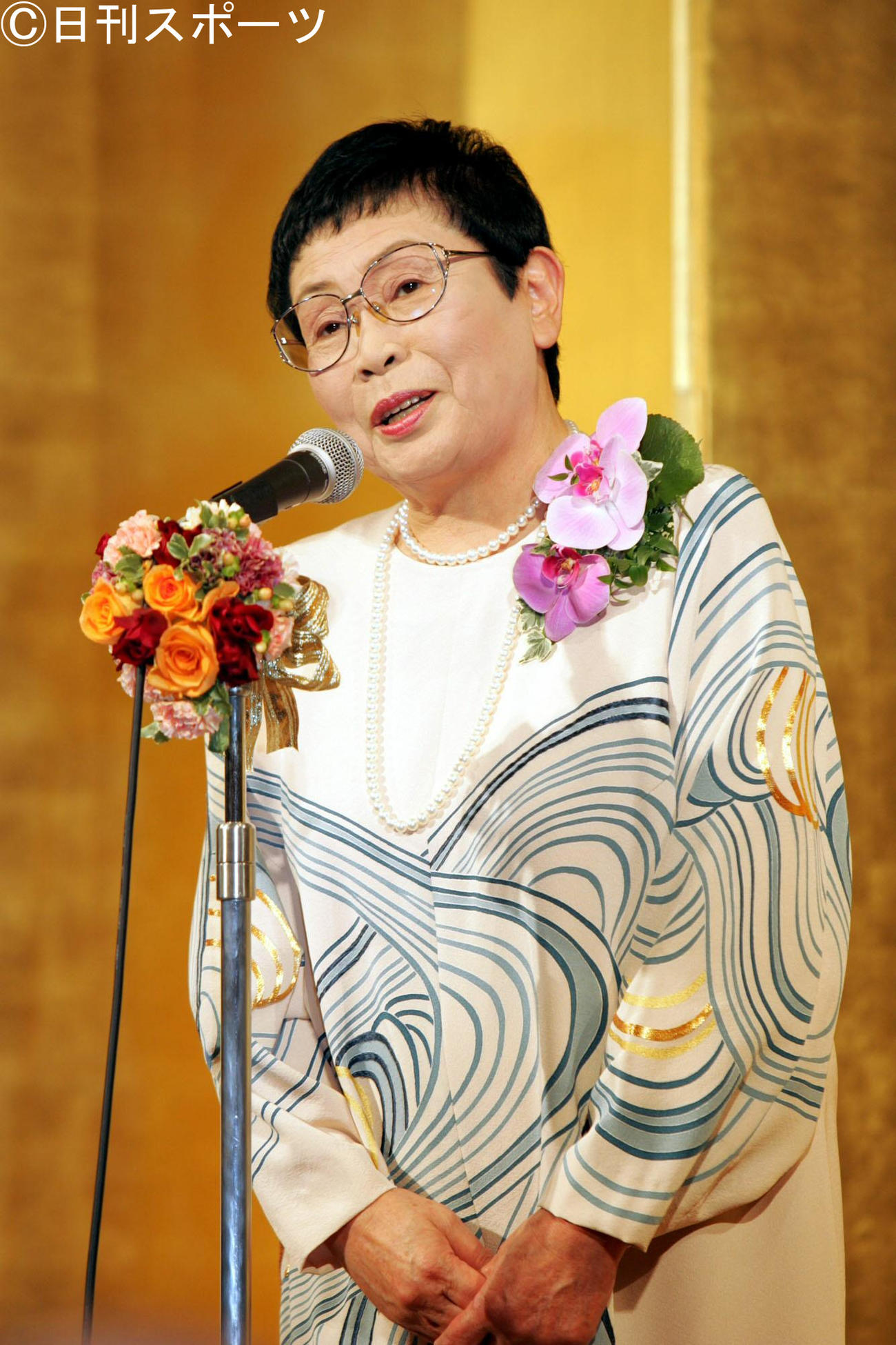 05年4月、橋田賞であいさつする橋田寿賀子さん
