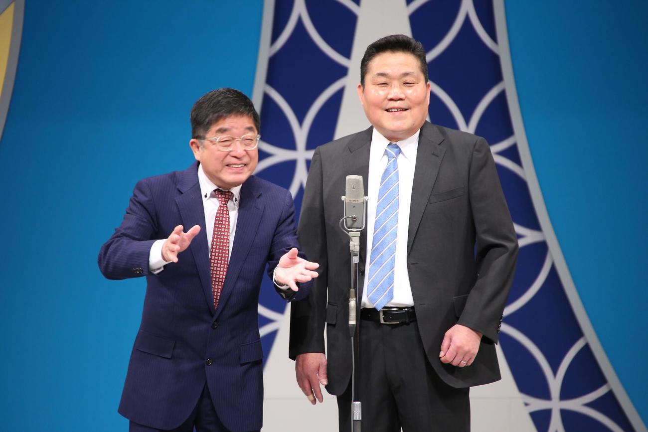 110周年興行千秋楽の初回公演で漫才を披露したトミーズ