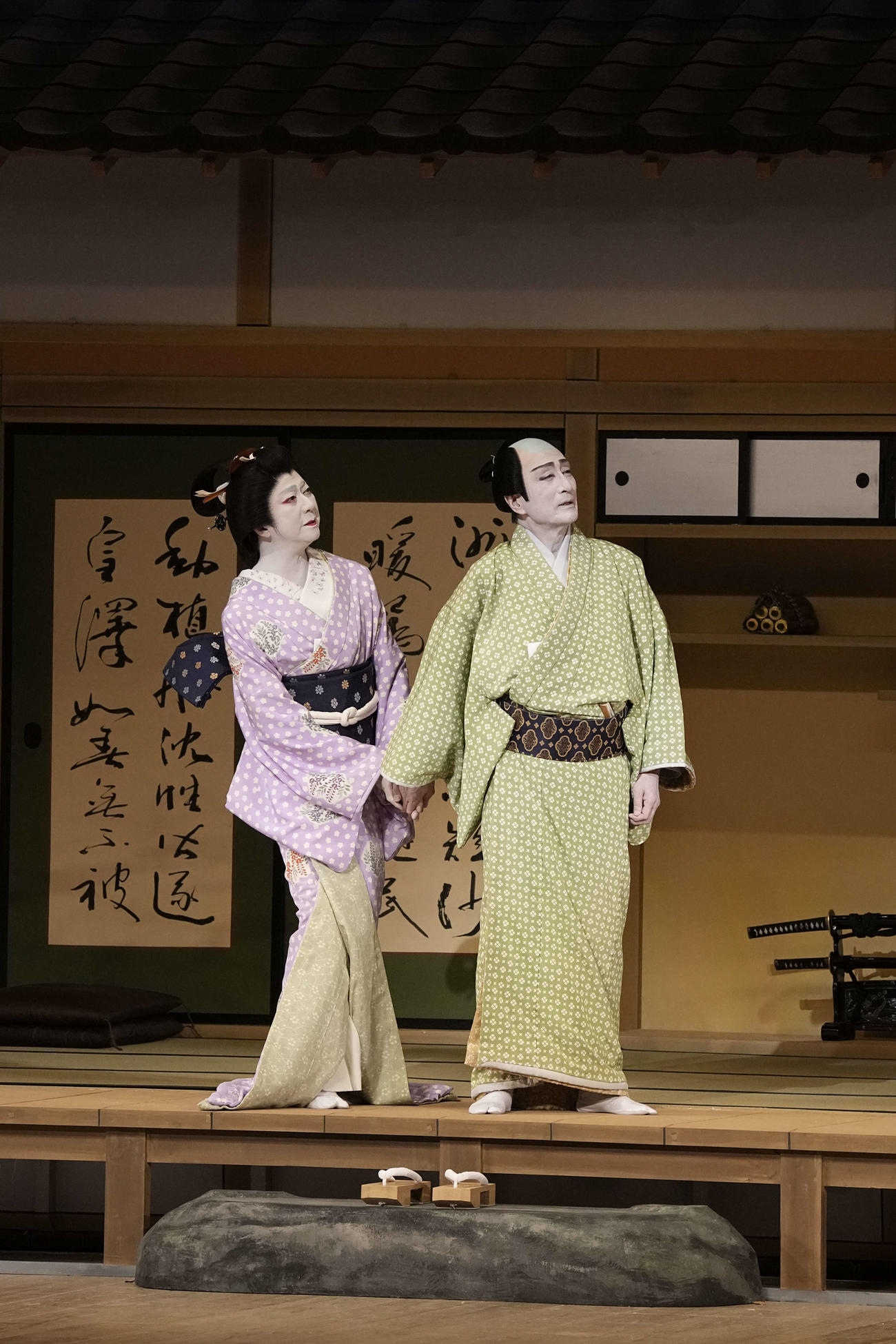 「ぢいさんばあさん」の坂東玉三郎（左）、片岡仁左衛門（松竹提供）