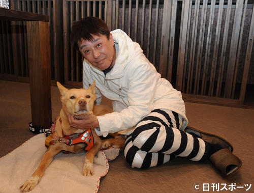 動物保護ハウス「さかがみ家」を開業し、取材に応じた坂上忍