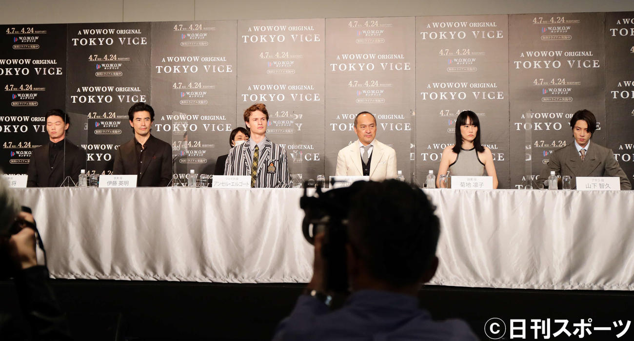 ドラマ「TOKYO VICE」記者会見に登壇した、左から笠松将、伊藤英明、アンセル・エルゴート、渡辺謙、菊地凛子、山下智久（撮影・浅見桂子）