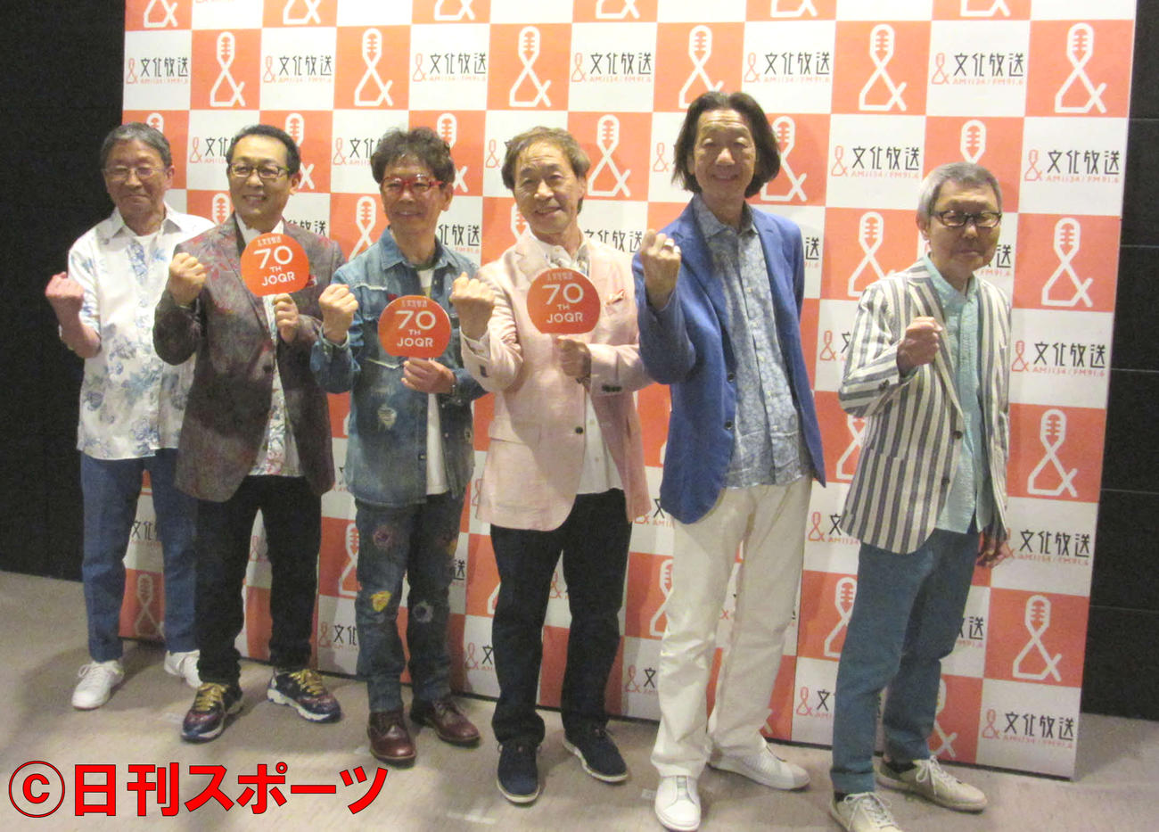 文化放送開局70周年コンサートに出演した、左からグレープの吉田政美、さだまさし、南こうせつ、海援隊の武田鉄矢、千葉和臣、中牟田俊男