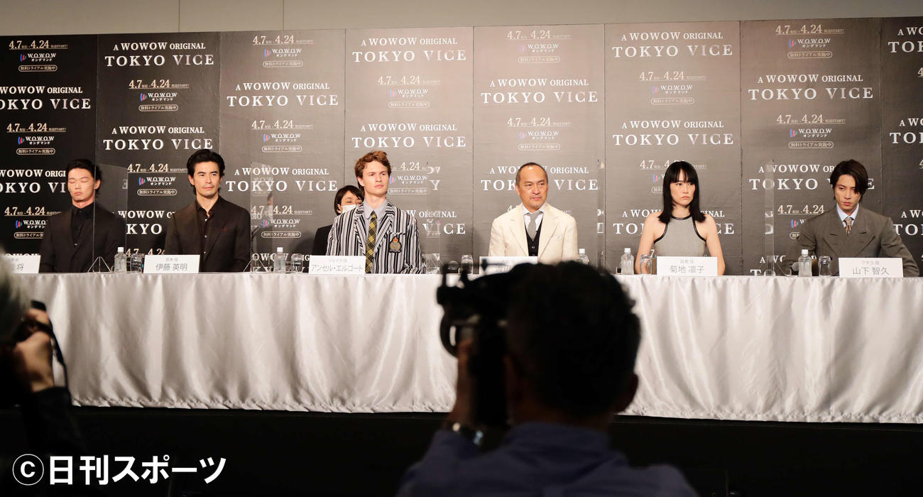 ドラマ「TOKYO VICE」記者会見に登壇した、左から笠松将、伊藤英明、アンセル・エルゴート、渡辺謙、菊地凛子、山下智久（撮影・浅見桂子）