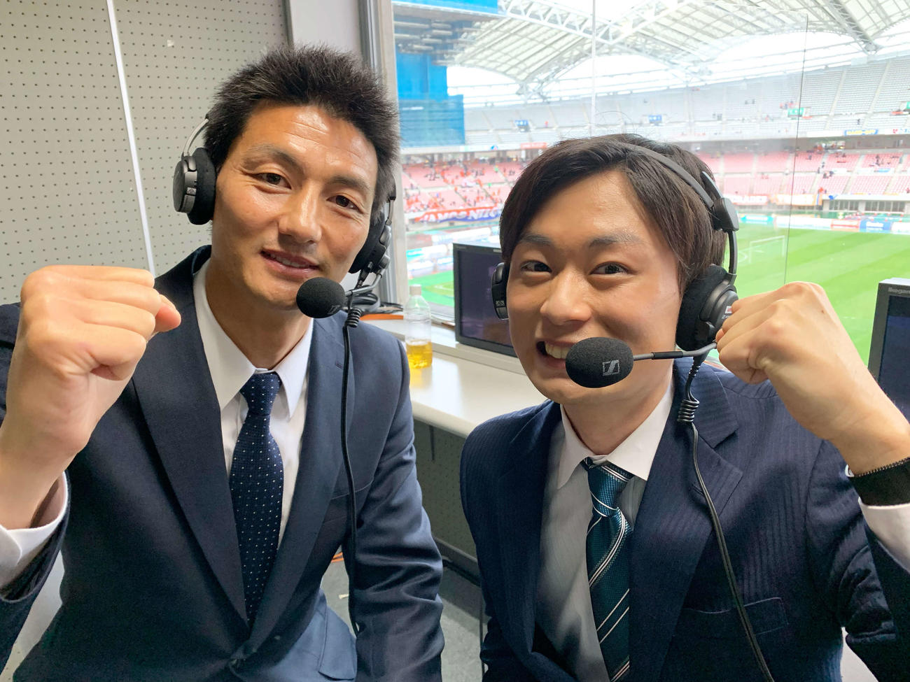 試合に勝って安英学さんとガッツポーズ