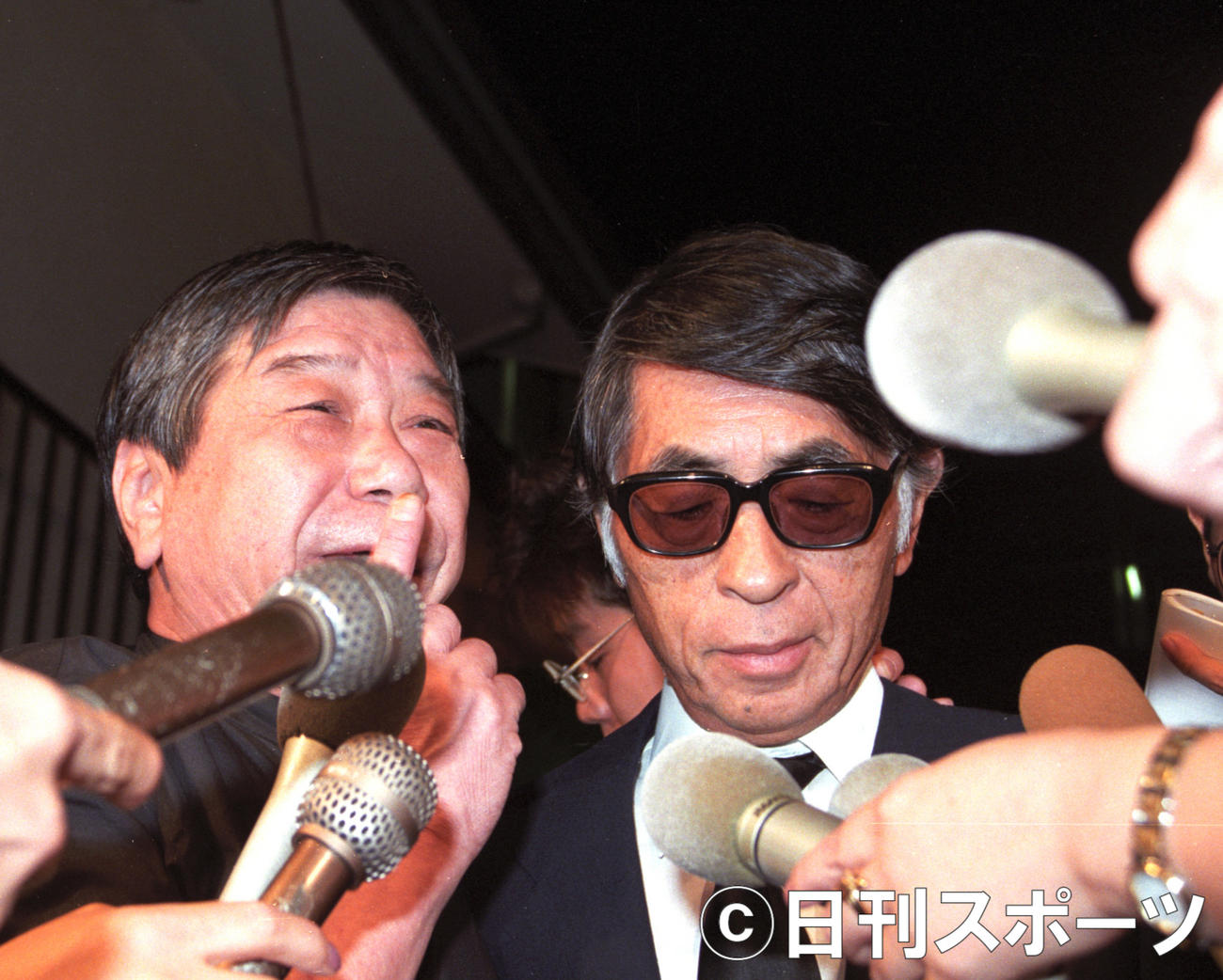 藤子・F・不二雄さんの思い出を話す赤塚不二夫さん（左）と安孫子素雄さん