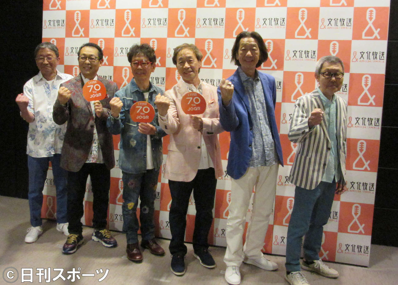 文化放送開局70周年コンサートに出演した、左からグレープの吉田政美、さだまさし、南こうせつ、海援隊の武田鉄矢、千葉和臣、中牟田俊男（2022年4月撮影）