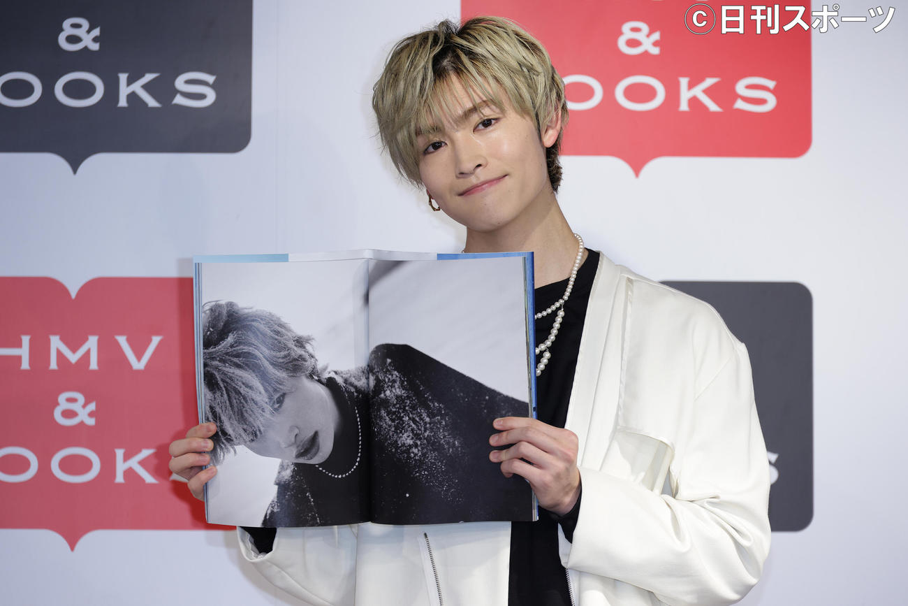 写真集発売記念イベントを行った増子敦貴（撮影・中島郁夫）